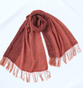 かさね色ちぢみｼｮｰﾙ　ﾜｲﾝﾚｯﾄﾞ　商品単体画像