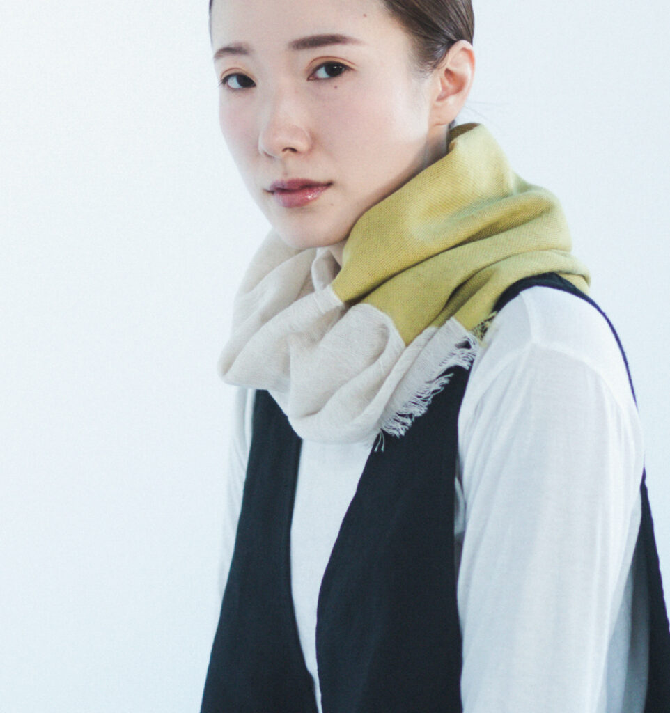 NECKABLE パーカースヌード トルソー着用画像