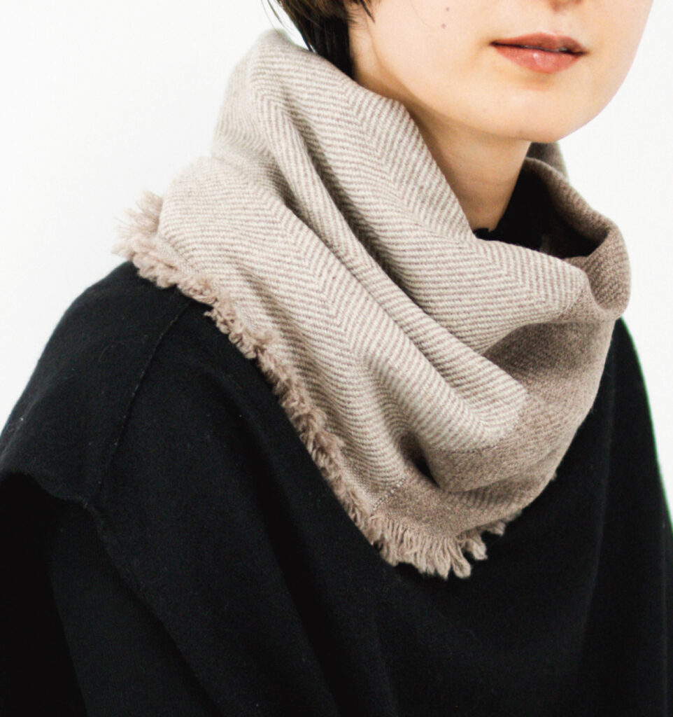 NECKABLE ウールスヌード着用画像