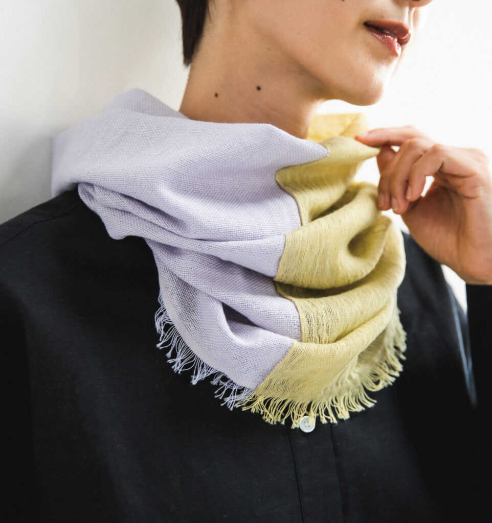 NECKABLE　パーカースヌード　巻いた様子