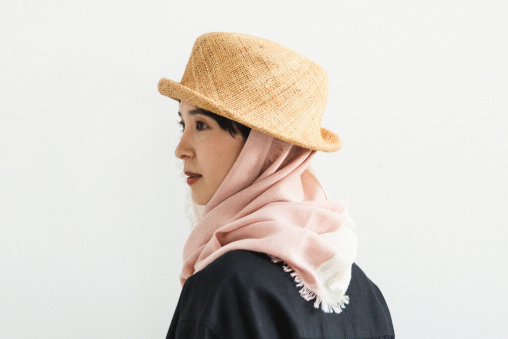 NECKABLE　パーカースヌード　帽子と合わせて日除けに
