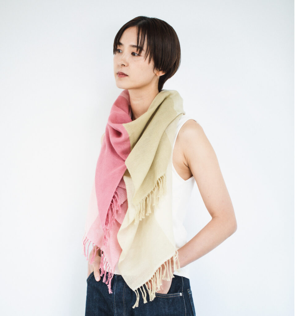 WAKKA　リングストール　着用画像　オールドローズカラー