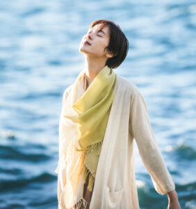 WAKKA　リングストール　着用画像　オリーブカラー