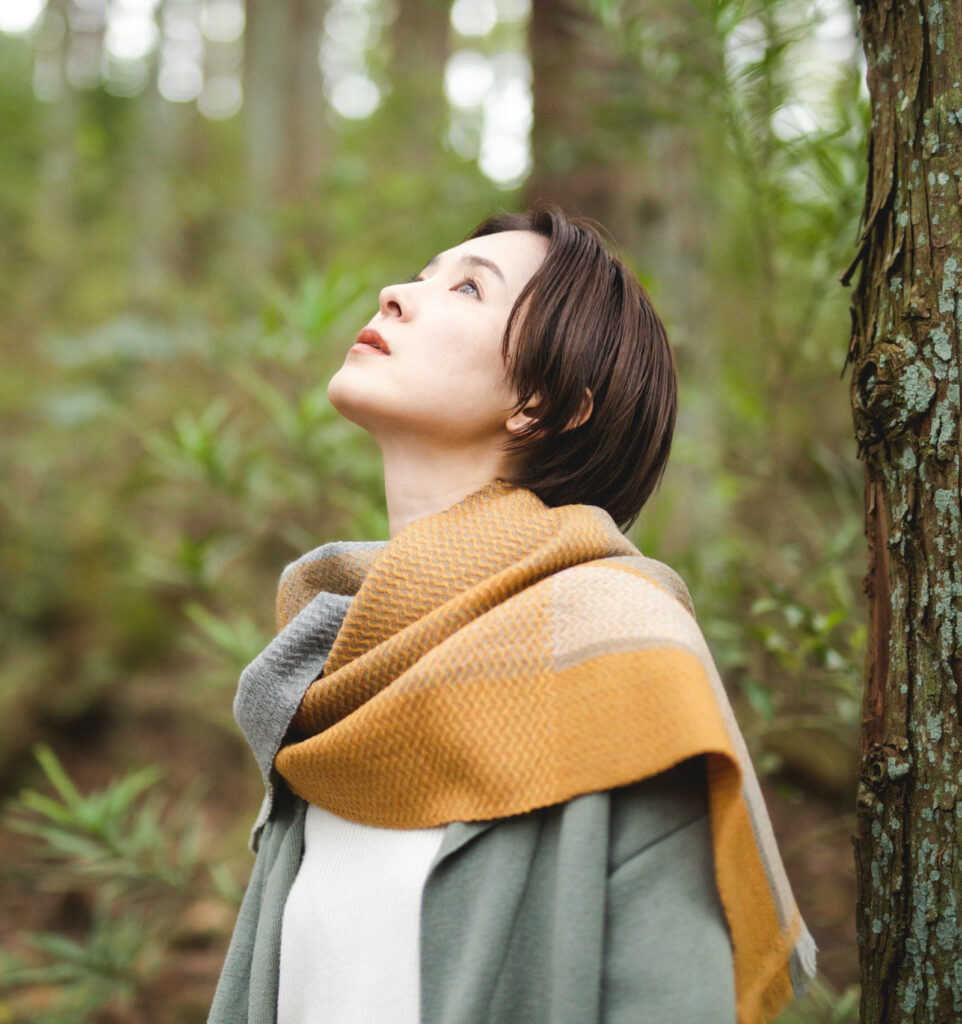 SHUSU　ウールマフラー　オータムリーブス　着用画像