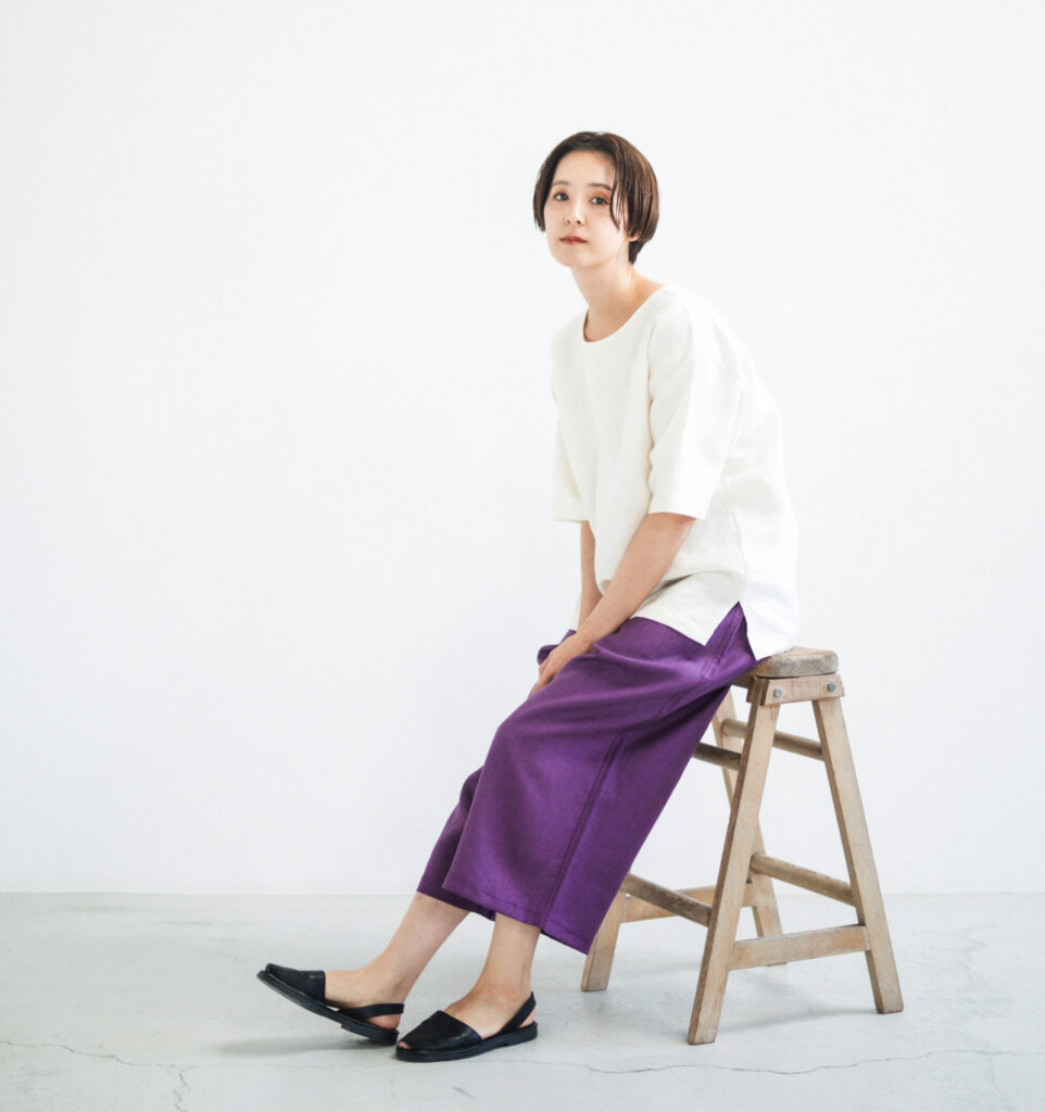 loosy8 八分丈パンツ紫色　着用画像　