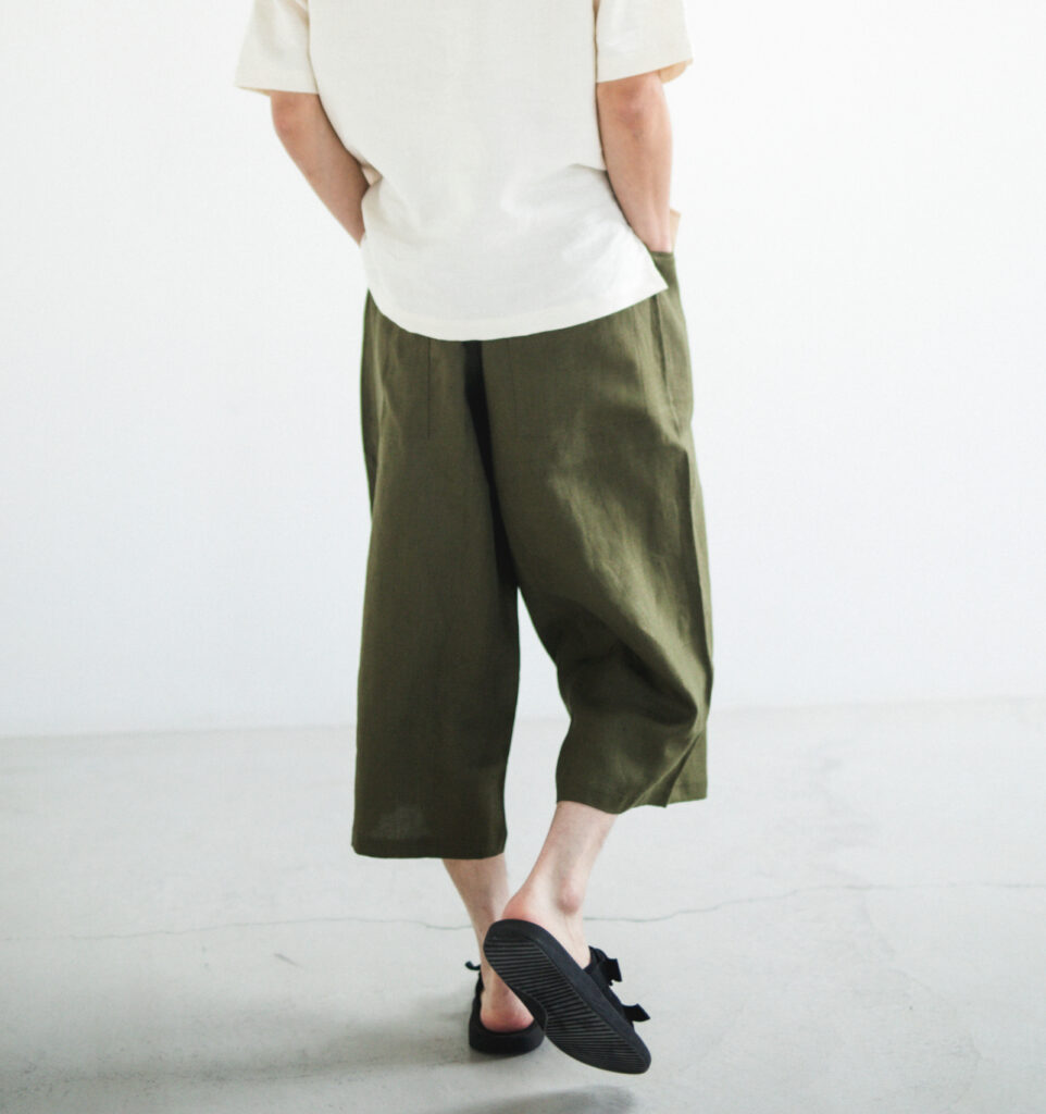 loosy8 八分丈パンツカーキ色　着用画像　