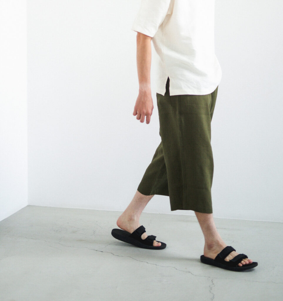 loosy8 八分丈パンツカーキ色　着用画像　
