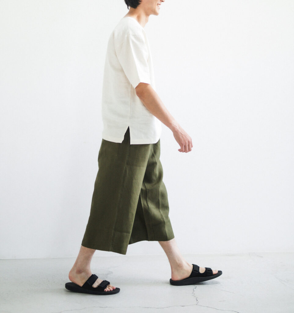 loosy8 八分丈パンツカーキ色　着用画像　