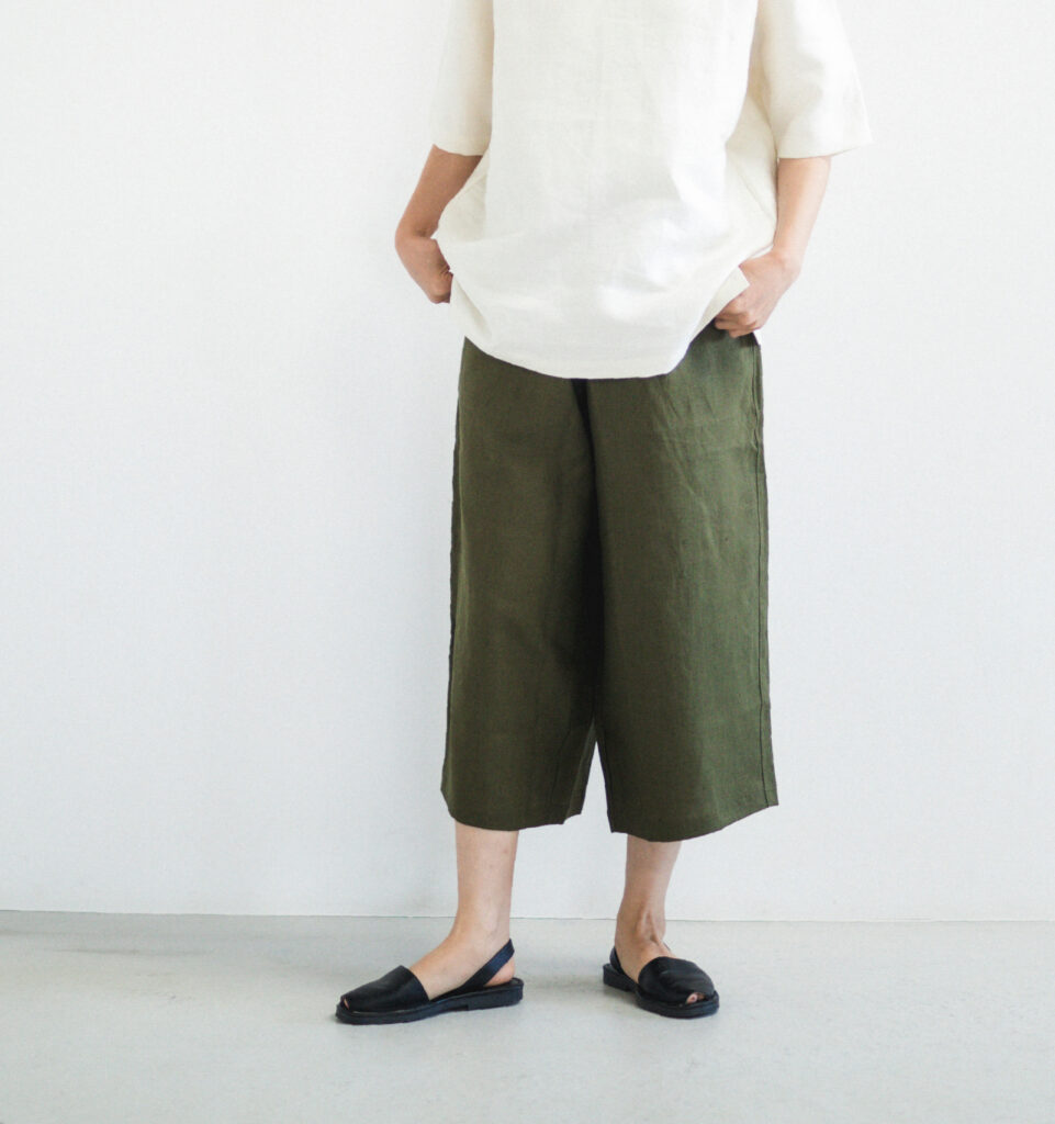 loosy8 八分丈パンツカーキ色　着用画像　