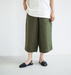 loosy8 八分丈パンツカーキ色　着用画像　