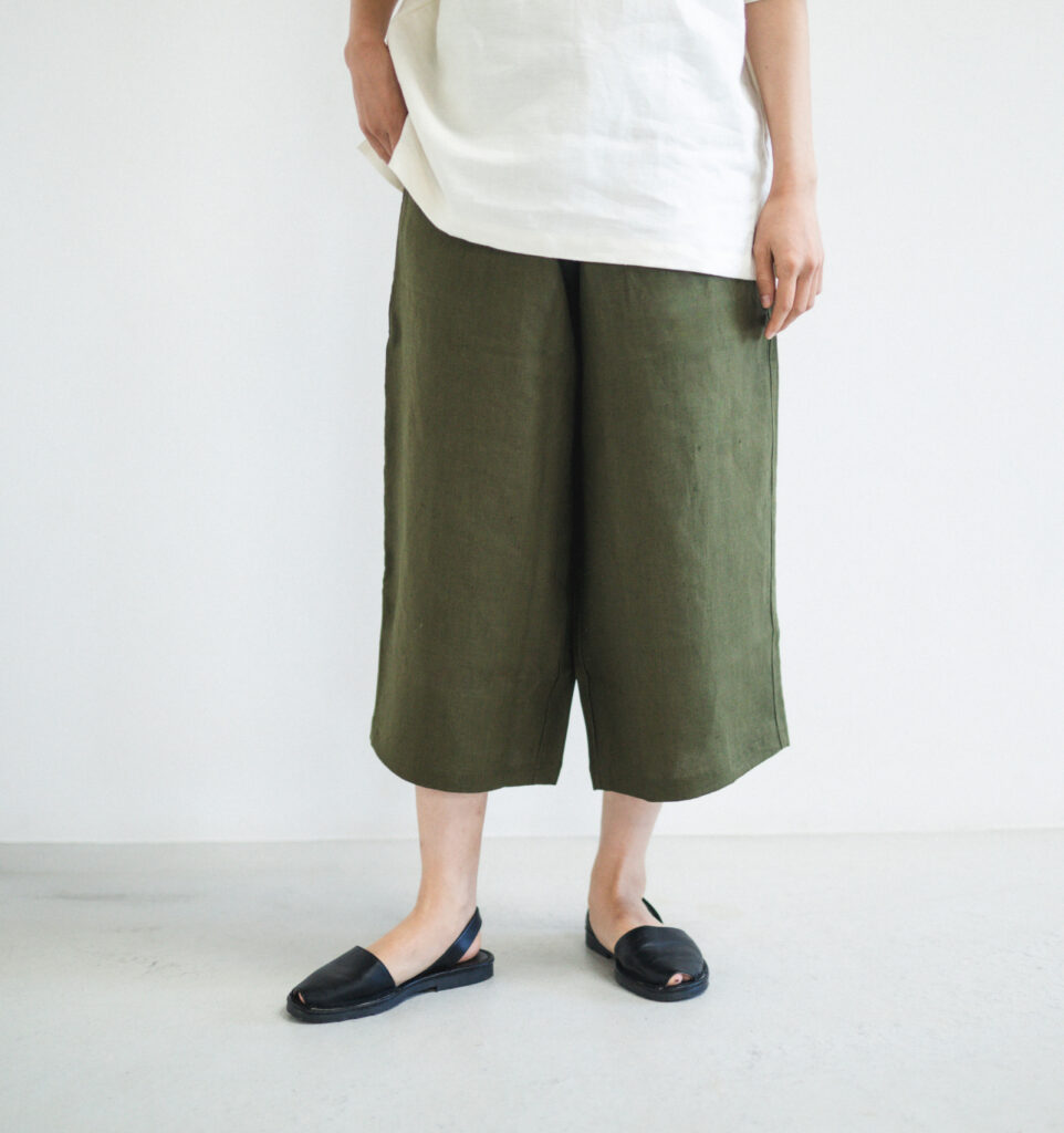 loosy8 八分丈パンツカーキ色　着用画像　