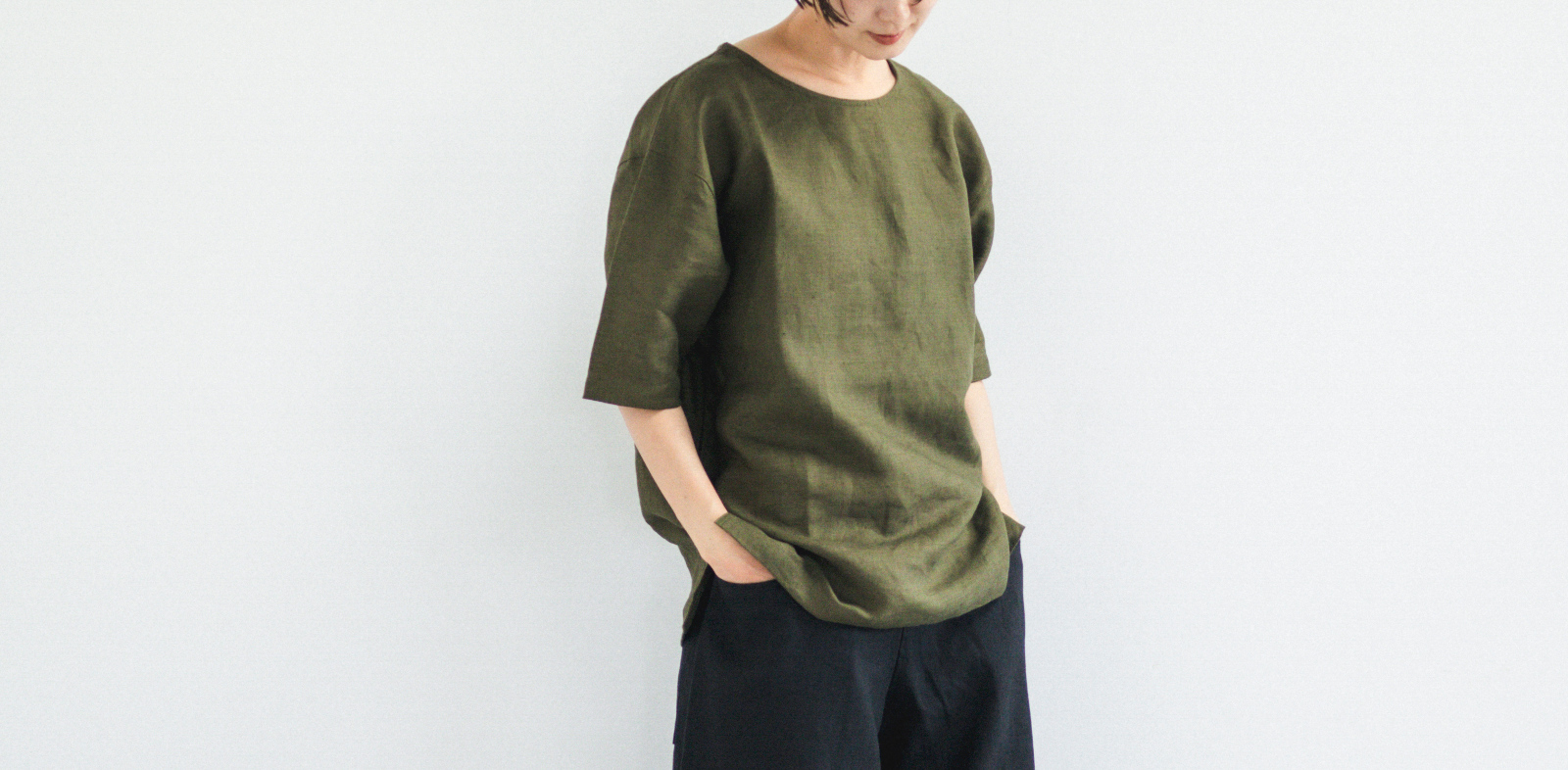 loosyT　緑色カーキ色Tシャツ 着用画像