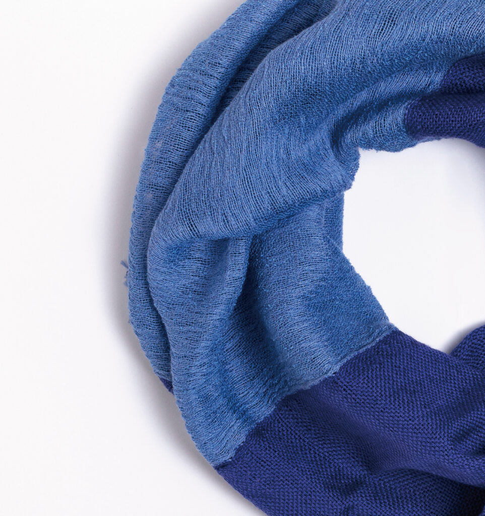 NECKABLE シルクコットン スヌード 着用画像