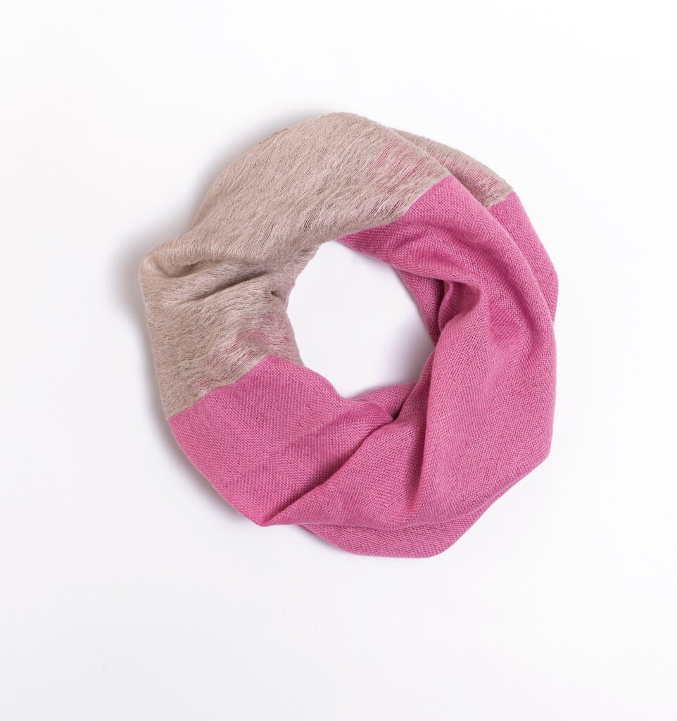 NECKABLE シルクコットン　　スヌード　着用画像