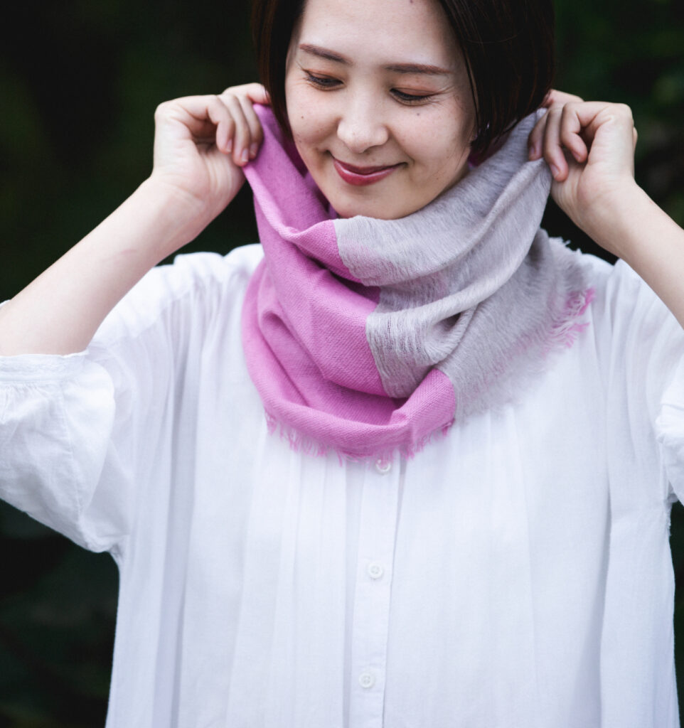 NECKABLE シルクコットン　　スヌード　着用画像
