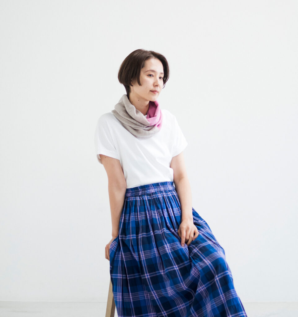 NECKABLE シルクコットン　　スヌード　着用画像