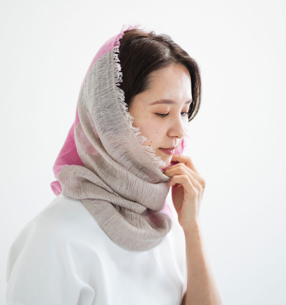 NECKABLE シルクコットン　　スヌード　着用画像