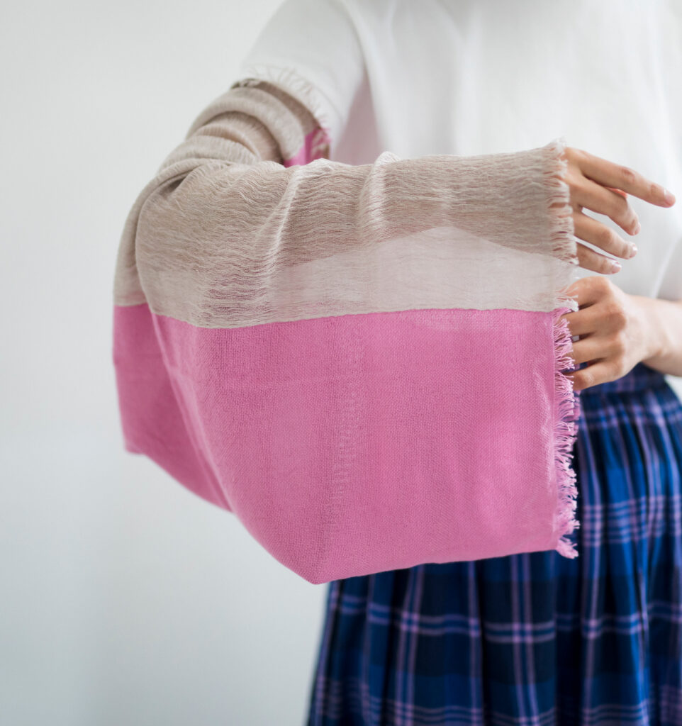 NECKABLE シルクコットン　　スヌード　着用画像