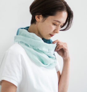 NECKABLE シルクコットン　　スヌード　着用画像
