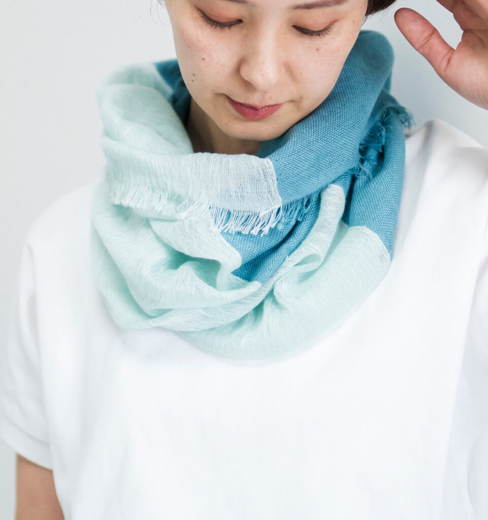 NECKABLE シルクコットン　　スヌード　着用画像