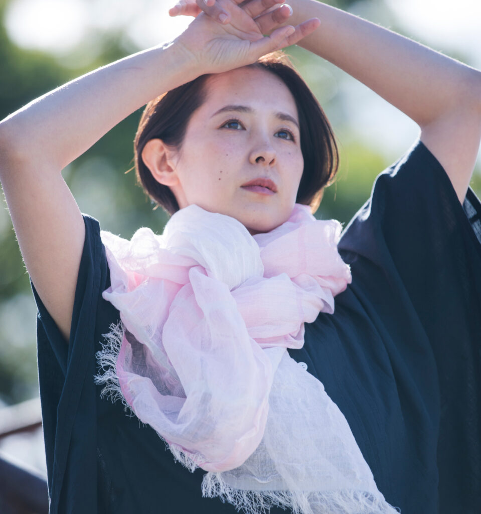 SHIBO リネンコットン ツートンショール ピンク着用画像