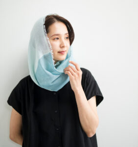neckable long シルクコットンフレアスヌード　ミントグリーン　着用画像