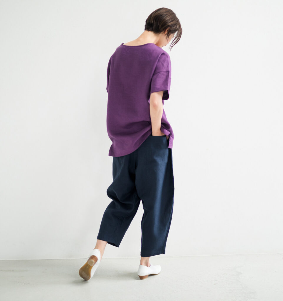 LOOSY:T2 リネン100%Tシャツ パープル 着用画像