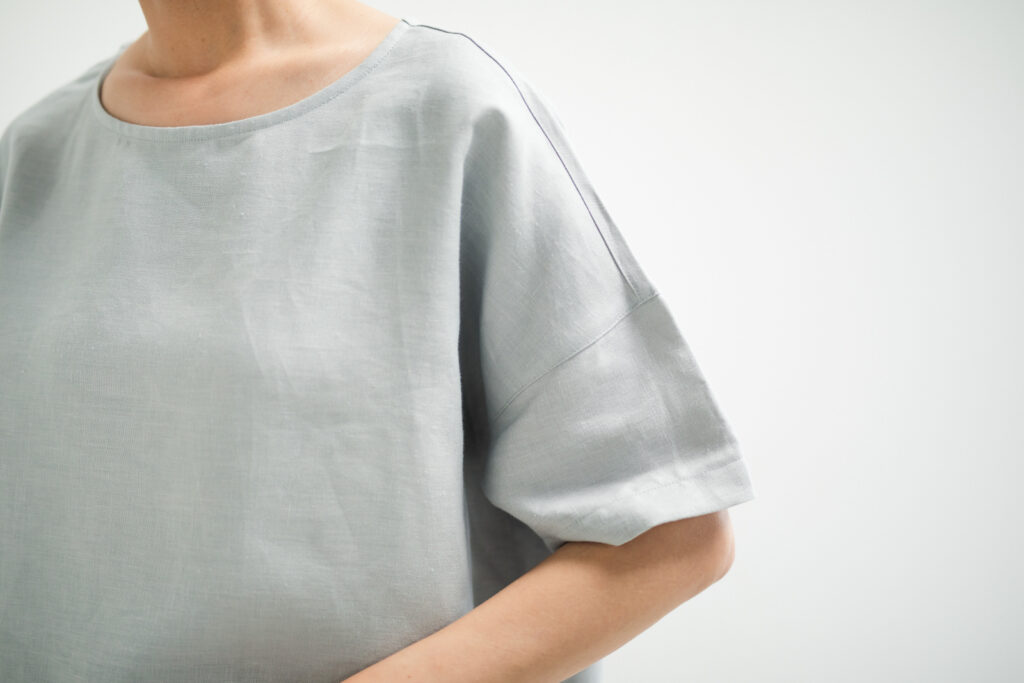 LOOSY:T2 リネン100%Tシャツ