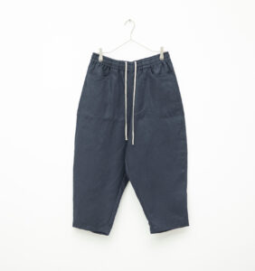 LOOSY:9 リネン100％パンツ　着用画像