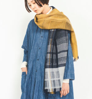 かわり織りマフラー 着用画像