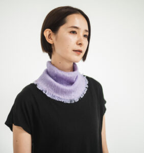 シルクコットンネックベール パープル 着用画像